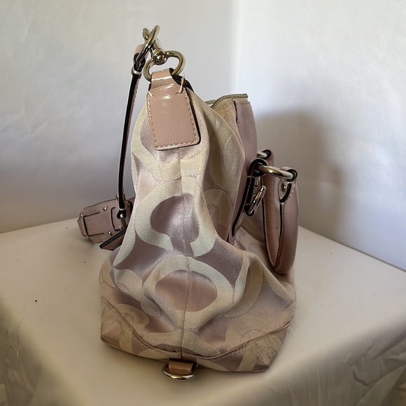 Coach shoulder bag silver hardware light pinkish purple color gray inside - Picture 4 of 16